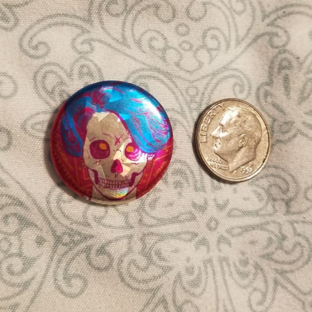 Skull Pin Button